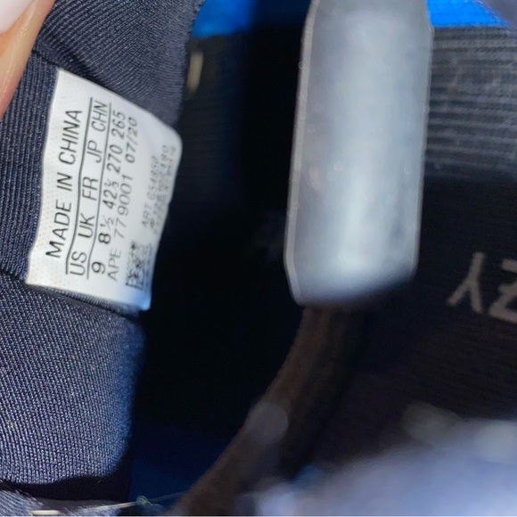 YEEZY 700 V3 'ARZARETH' - Picture 3 of 7